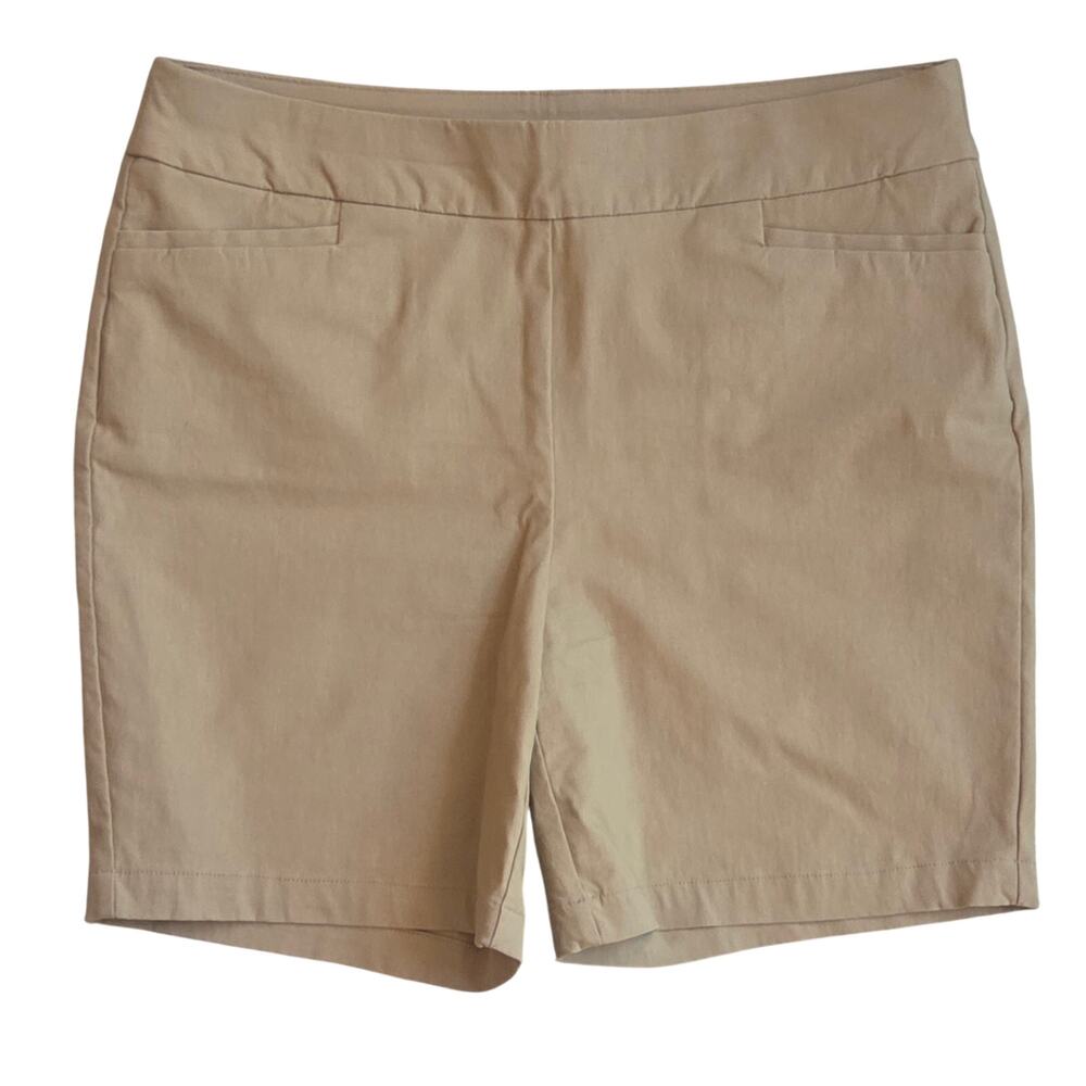 Chico's Shorts sz 1.5 Approximate size 10. Waist 33" Inseam 6" Pull-on Style